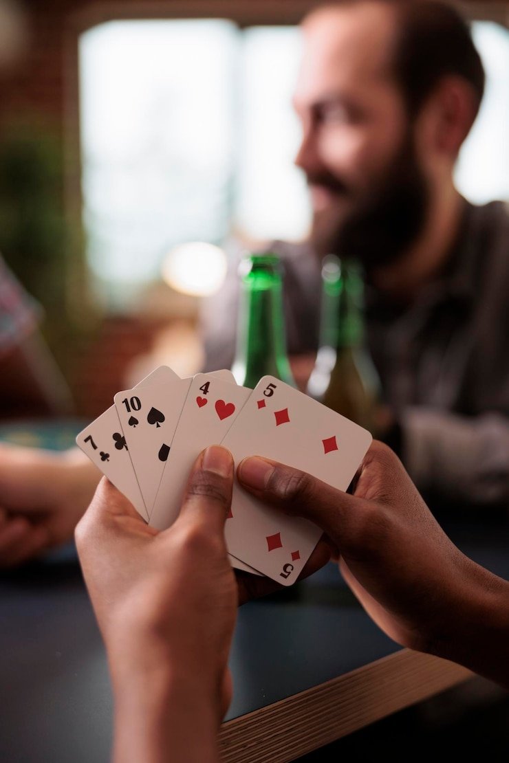 Dealer di meja Bandar Poker